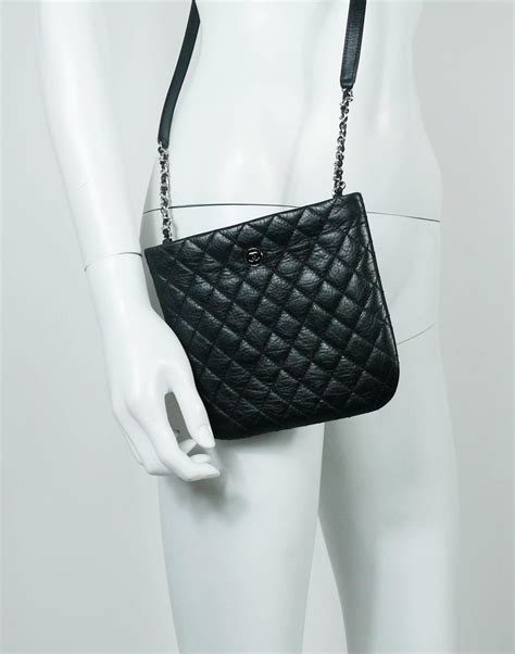 chanel crossbody schwarz|Chanel employee crossbody.